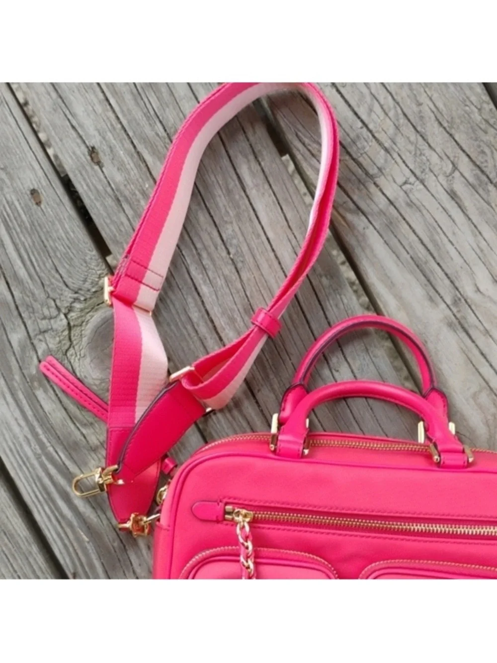 Michael Kors Elliot Small Utility Camera Messenger bag. - Picture 3 of 10